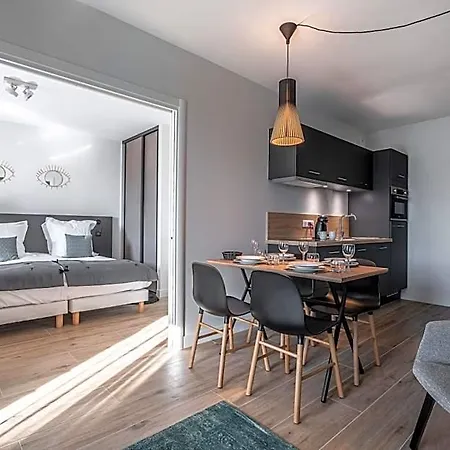 Ξενοδοχείο La Grange Des Peres 4*